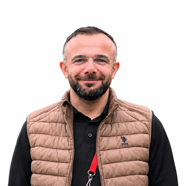 Dr. Mustafa Numan  Bucak